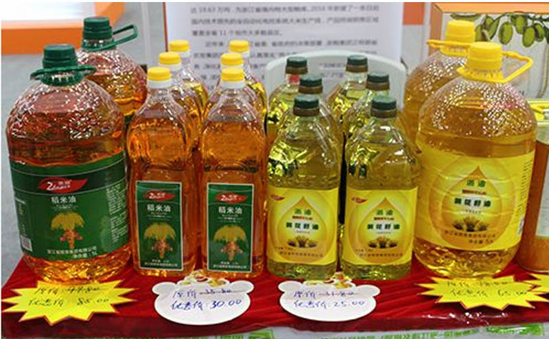 全自動油類灌裝機 全自動油類灌裝機