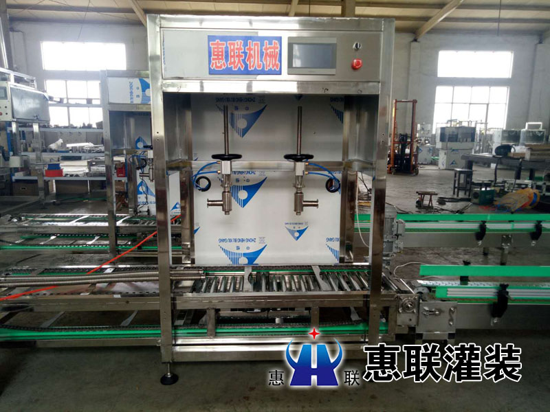 全自動(dòng)車用尿素灌裝機(jī)